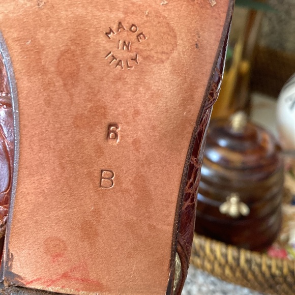 Stunning designer crocodile sling backs you will love! - Picture 5 of 6